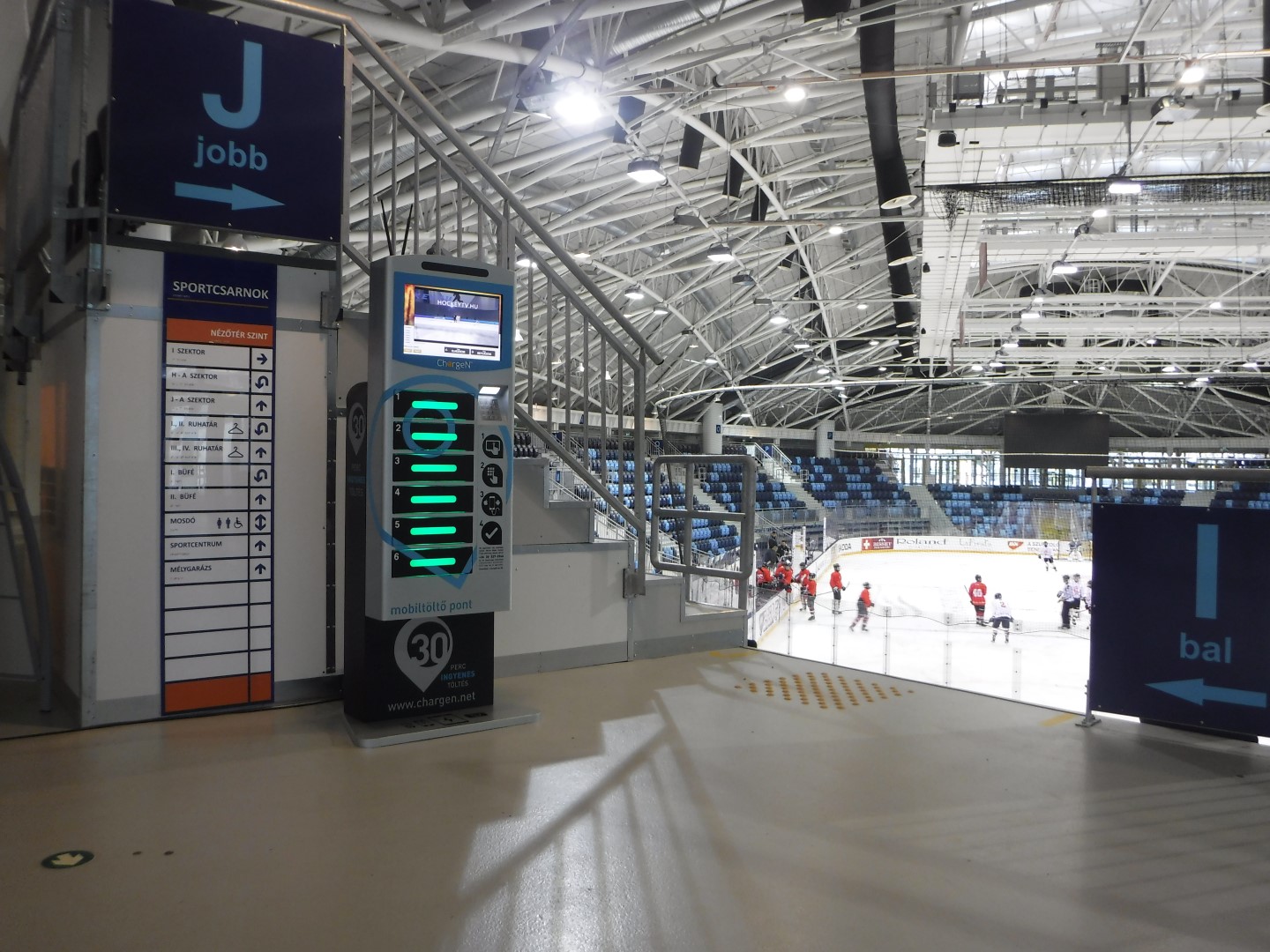 mobiltöltő állomás bérlés - 7nemzet 7hoki - Tüskecsarnok